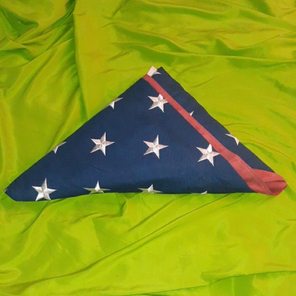 Large Valley Forge used USA flag - Picture 6 of 6